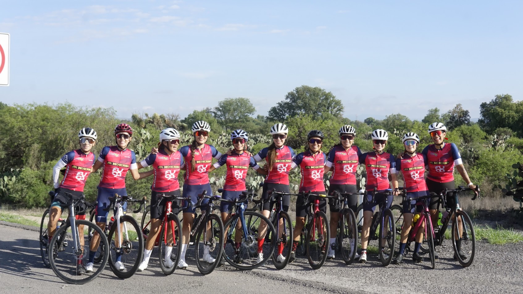 Ciclistas entrentnado en SLP