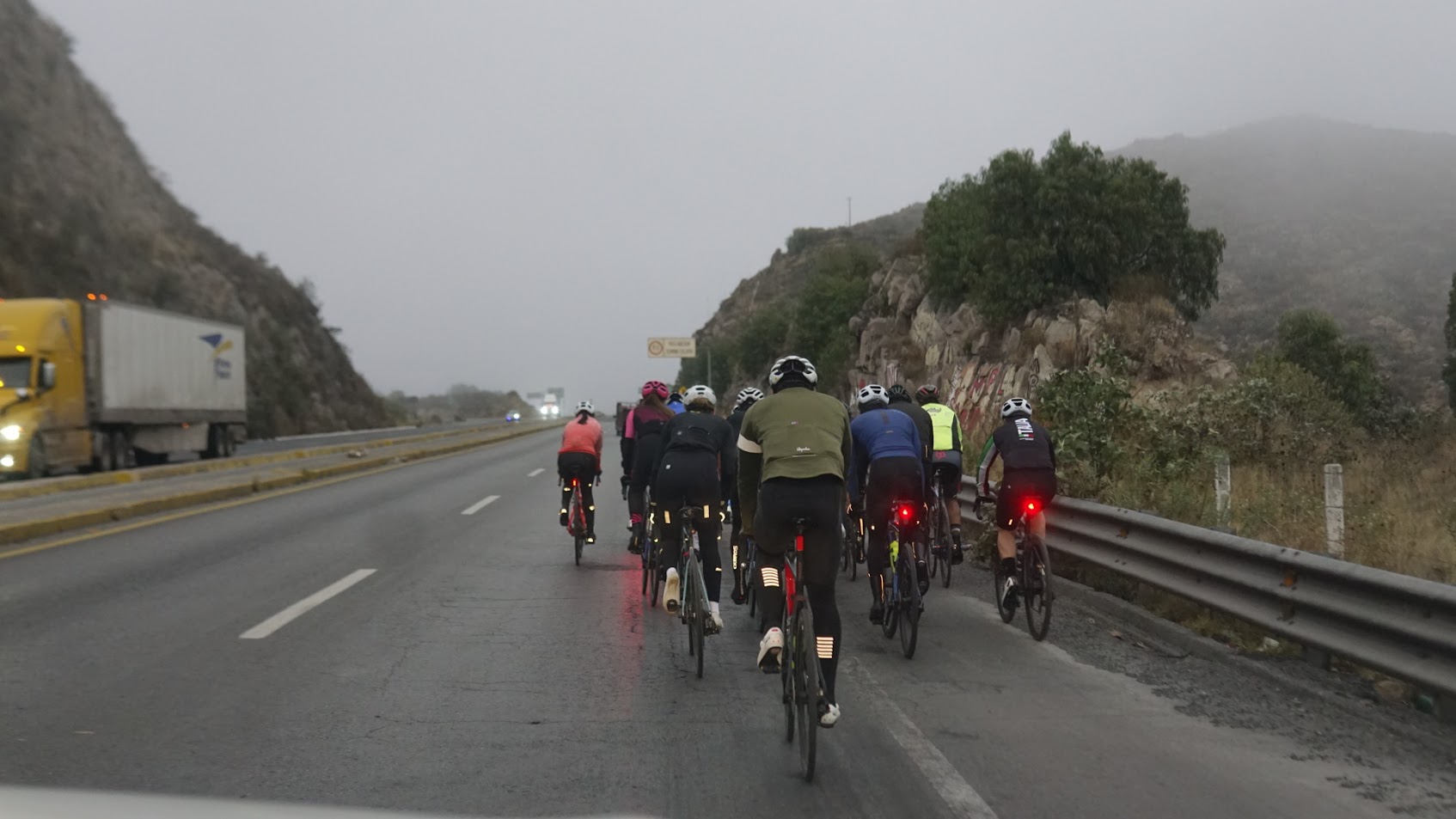 Ciclistas entrentnado en SLP